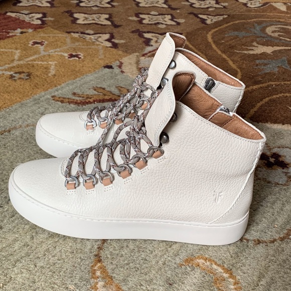 RELISTED — SIZE 9.5 AVAILABLE FOR PURCHASE Frye Lena Hiker - Picture 2 of 12